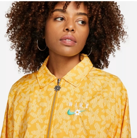 Nike Sportswear Windbreaker Jacket Women Sz XL Yellow Floral Full Zip Loose Fit - Picture 13 of 13